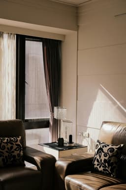 Pernițe cu pattern animat – accent decorativ în minimalismul cald
