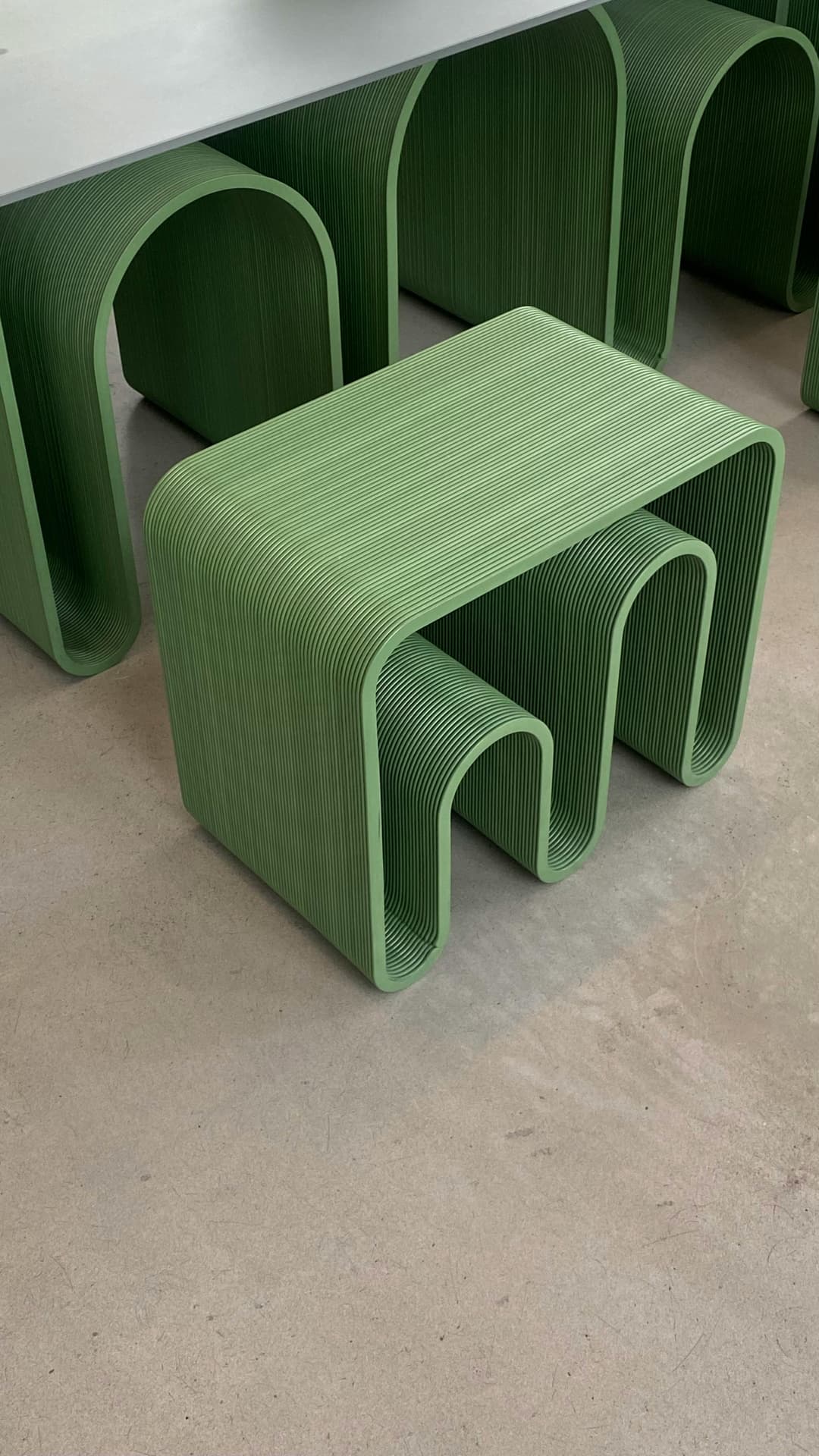 Mobilă modulară fabricată local – sustenabilitate la scară