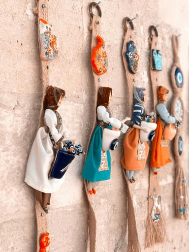 Tablouri textile: creează decorațiuni murale din stofe colorate