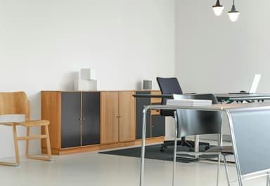 Birou minimalist: funcționalitate și estetică Japandi în spațiul de lucru