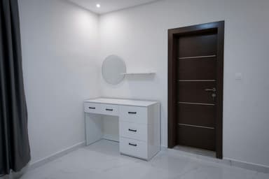 Spațiu de joacă integrat discret în living modern