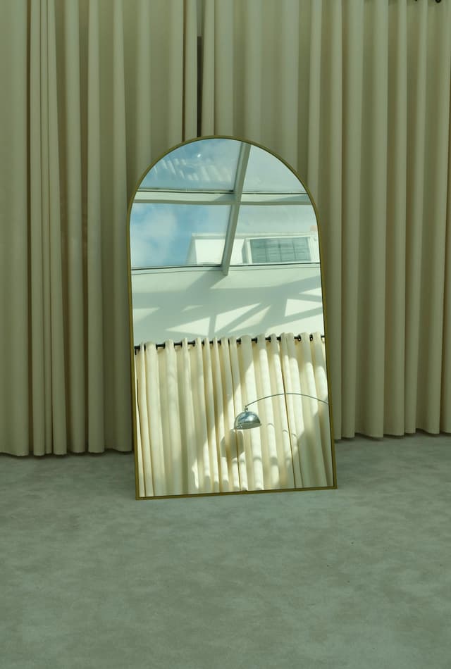 Perdele cu pattern curviliniu – răsuciri artistice în decor