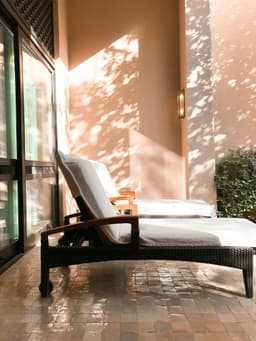 Designul locuințelor de vacanță: idei trendy pentru relaxare de vară