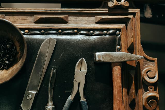 Cum transformi mobilier vechi cu tehnici de recondiționare DIY