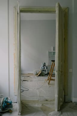 Transformări rapide: schimbă fața unei camere cu o singură piesă DIY