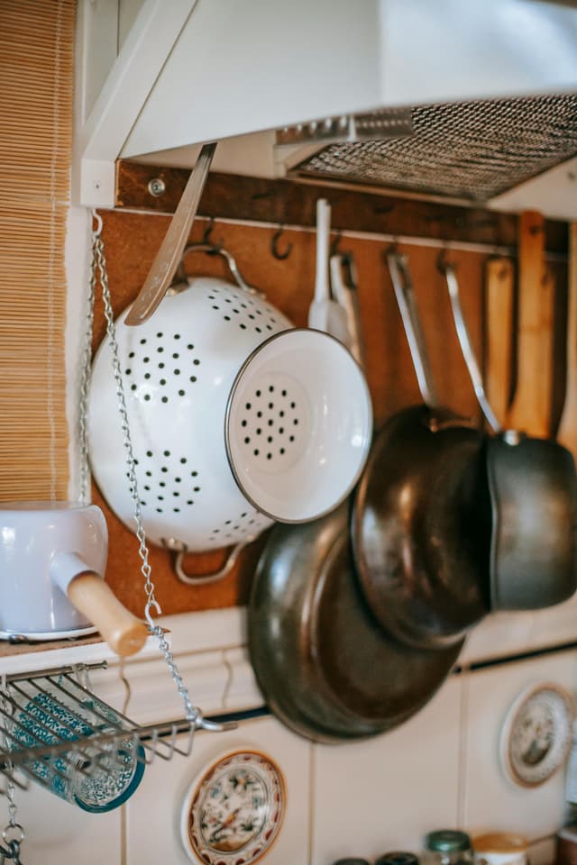 Amenajarea bucătăriei în stil rustic reinterpretat