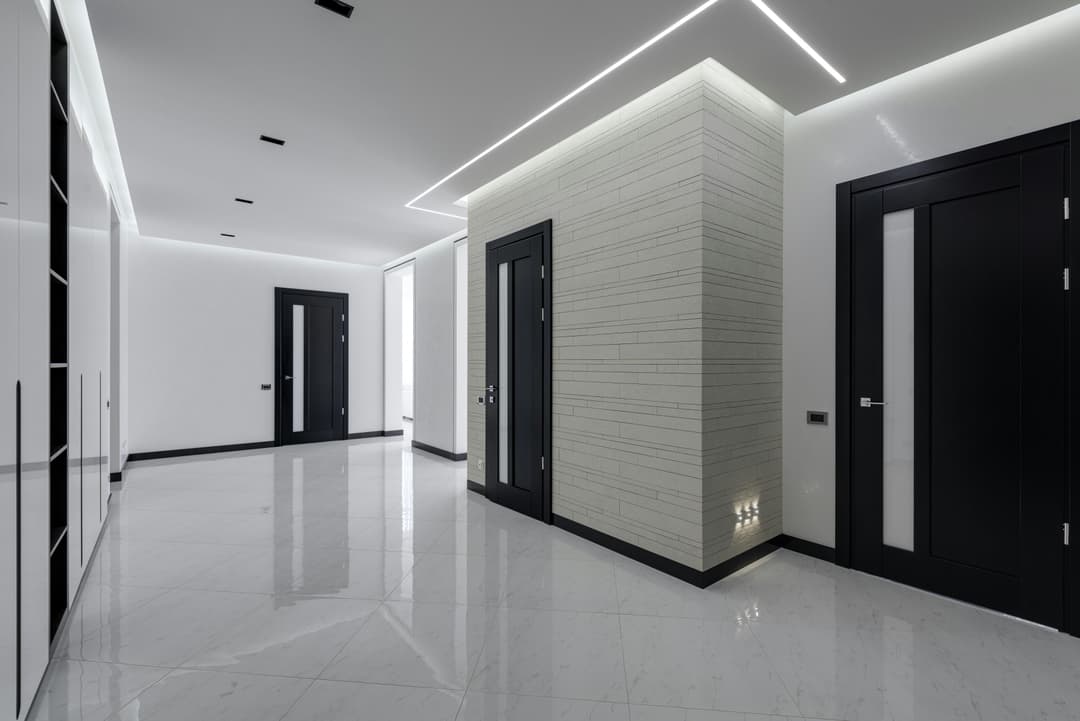 Obiecte luminoase reactive la voce – decor interactiv