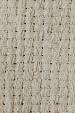 Cum întreții textilele decorative tactile fără uzură