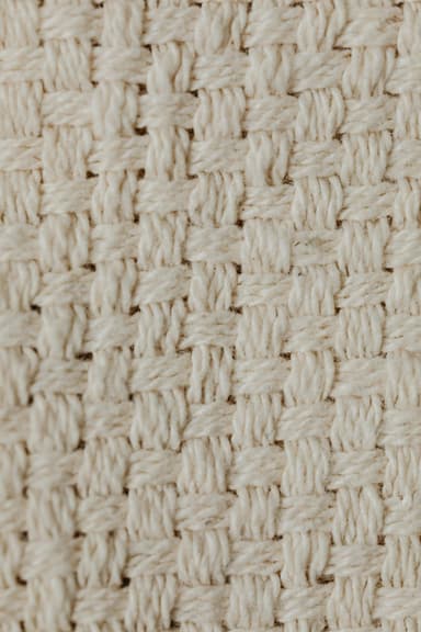 Cum întreții textilele decorative tactile fără uzură