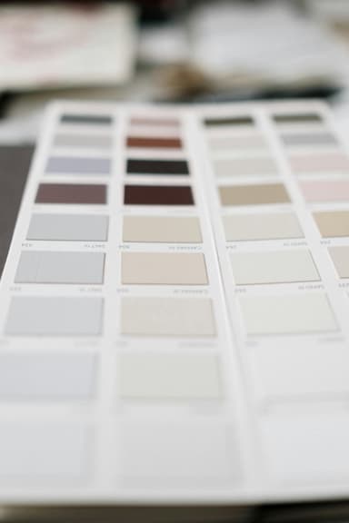Palette de culori neutre care îți extind vizual camera