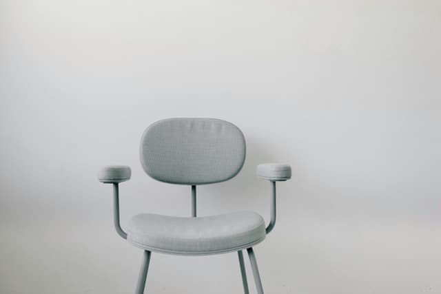 Living monocrom – eleganță și simplitate