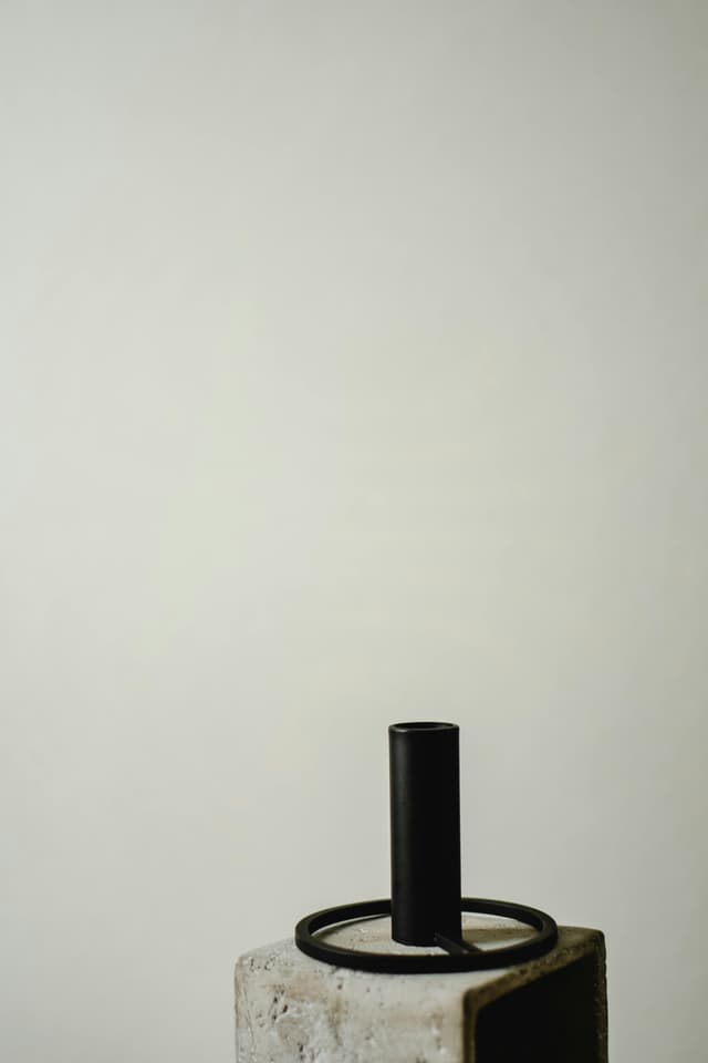 Tablouri abstracte cu linii simple – expresie artistică japoneză