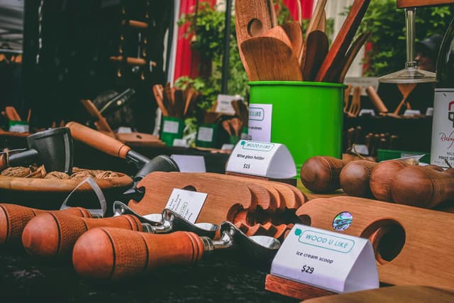 Accesorii de bucătărie handmade: suporturi pentru condimente și ustensile