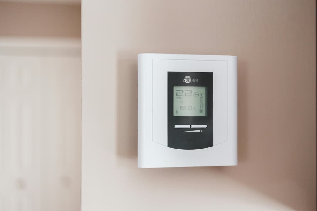 Termostat inteligent: cum economisești și îți personalizezi temperatura