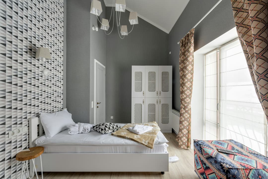 Patternuri curbilinii pe textile și perdele moderne
