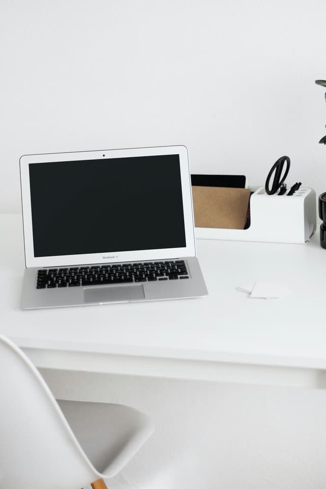 Spațiu de lucru acasă: zonă productivă în stil modern