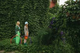 Florale reimaginate: trendul patternurilor botanice în bucătării