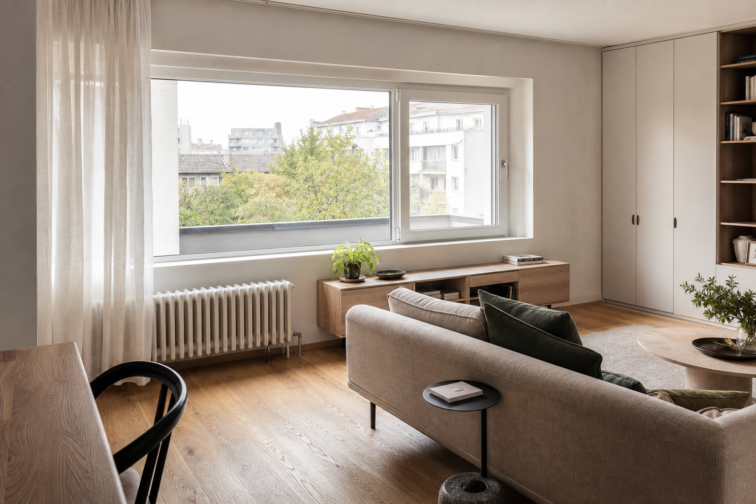 Amenajare cu ferestre joase: mobilier, lumină și siguranță